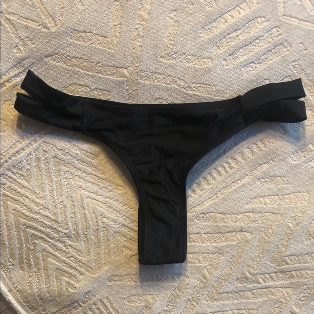 black Boutine LA bikini bottoms